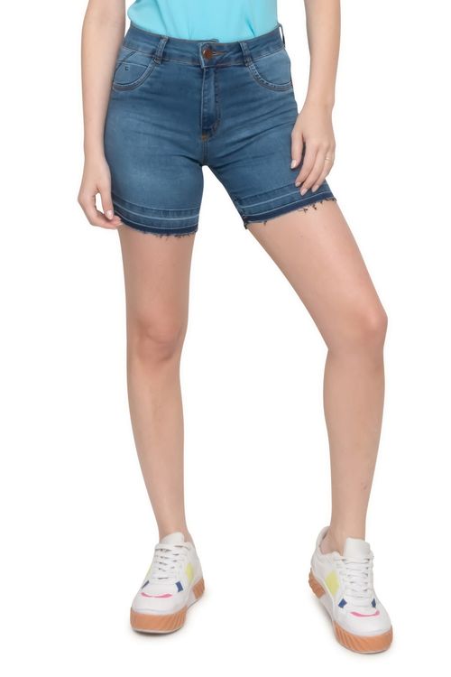 Bermuda Feminina Jeans Médio Meia Coxa Barra Desfiada