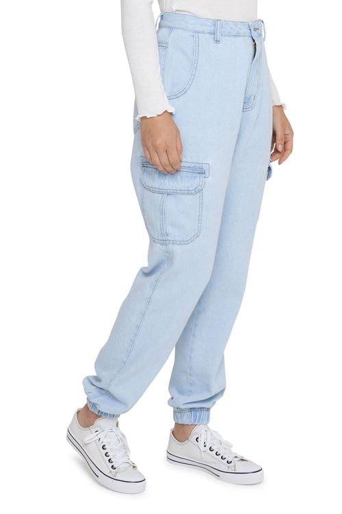 Calça Feminina Jogger com Bolso Cargo em Jeans Claro