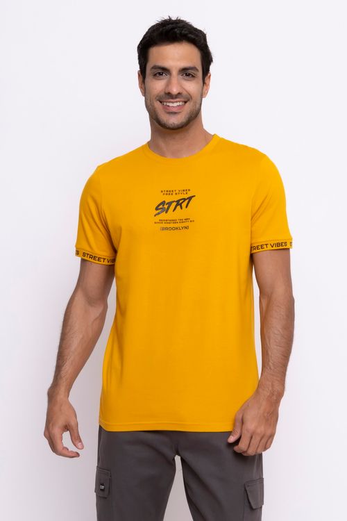 Camiseta Masculina com Estampa STRT Mostarda