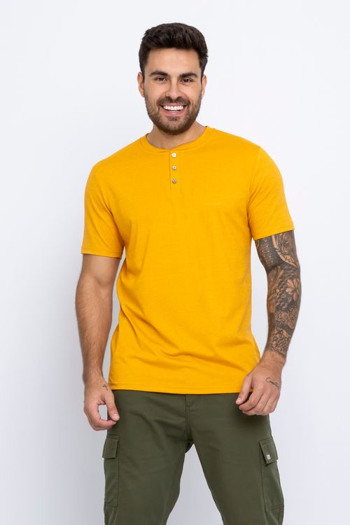 Camiseta Masculina - Mostarda com Botão