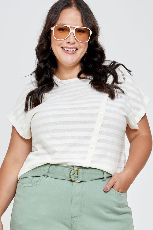 Blusa Feminina Off-white Listrada com Abotoamento Assimétrico