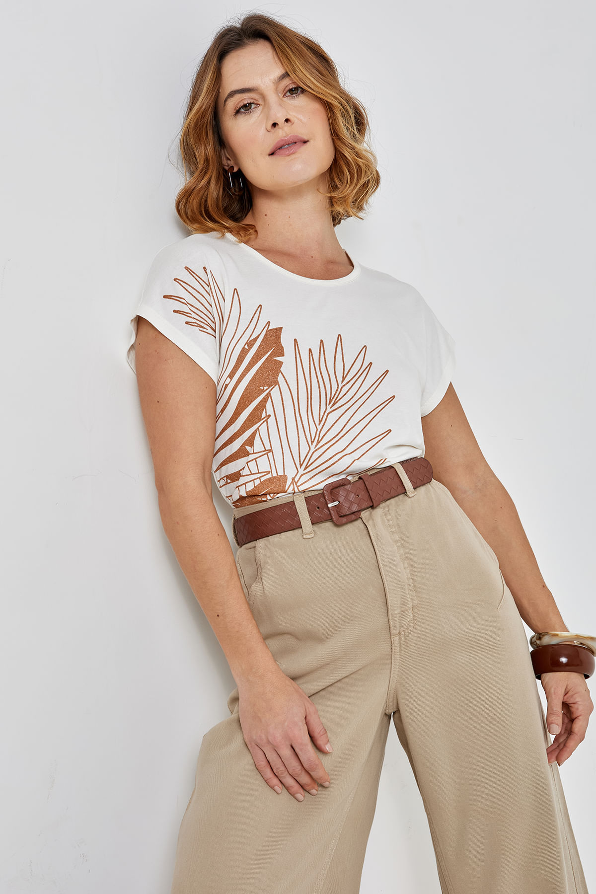 Caedu: Blusa Off White, Sua Moda com Preço Bom e Estilo!