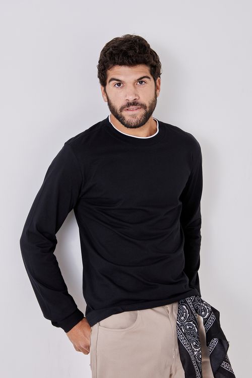 Camiseta masc m/l com detalhe na gola pt preto
