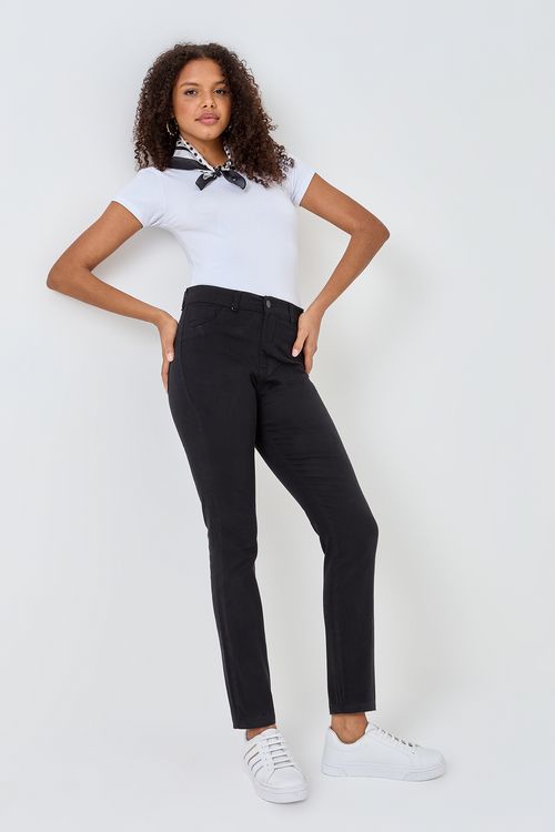 Calça Jeans Feminina Caedu Preta: Estilo e Conforto