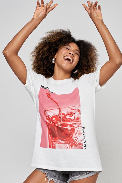 Blusa Feminina Off White Estampa Coquetel Cereja Manhattan