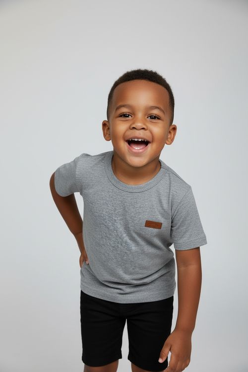 Camiseta Infantil Menino Cinza Mescla com Aplique Marrom