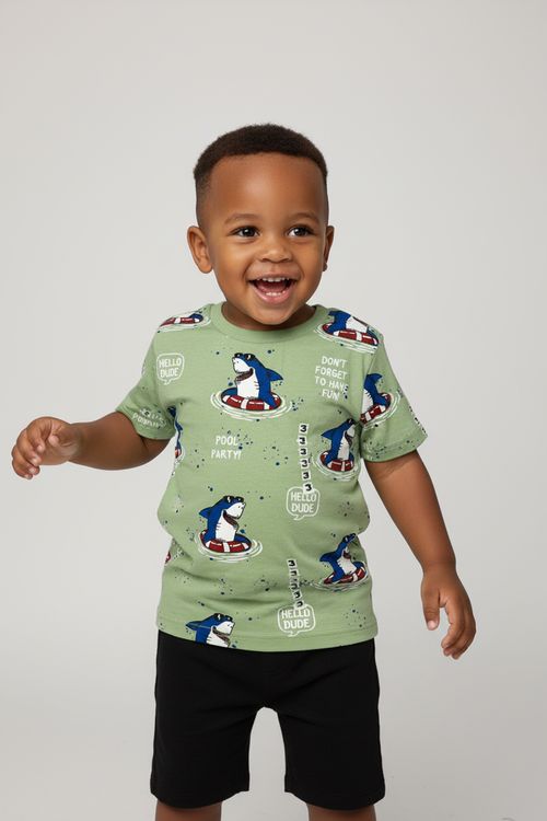 Camiseta Infantil Menino Verde Claro Tubarões Pool Party