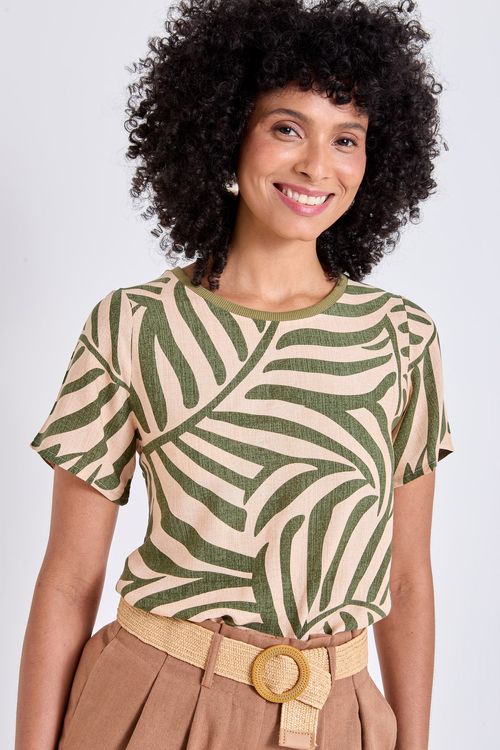 Blusa Feminina Verde e Bege Estampa Folhas Tropicais