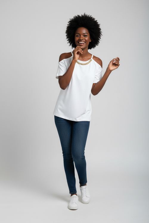 Blusa Feminina Off White Ombro Vazado Corrente Dourada