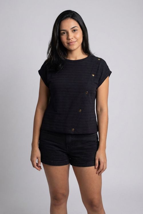 Blusa Feminina Preta Recorte Diagonal Botões Dourados