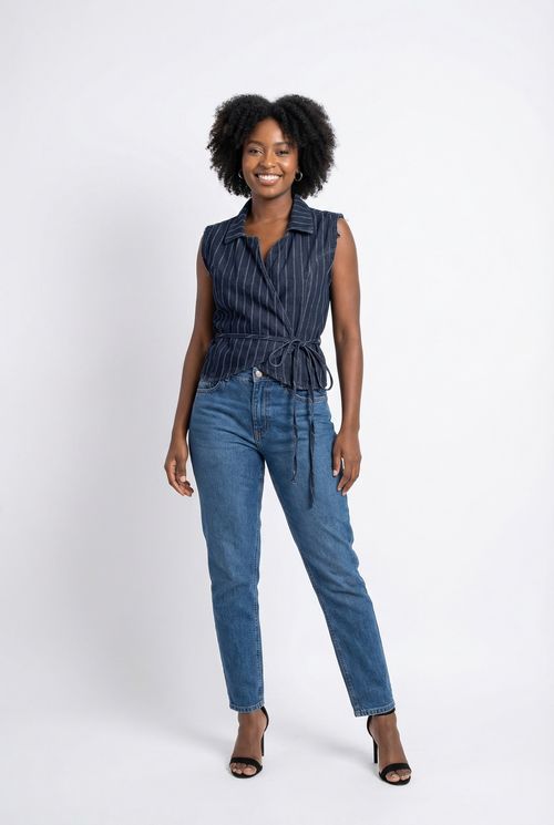 Colete Feminino Jeans Azul Escuro Risca de Giz Transpassado