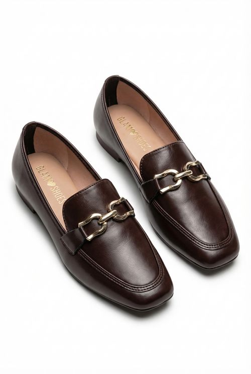 Mocassim Feminino Marrom Escuro com Corrente Dourada