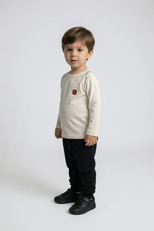 Blusa Infantil Menina Off White com Aplique e Detalhes no Ombro