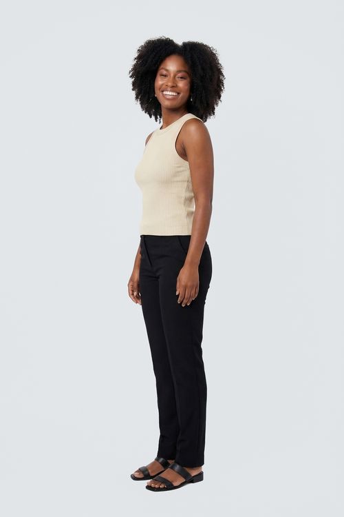 Regata Feminina Off-White Gola Alta Canelada