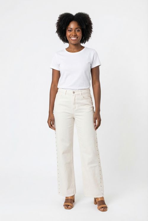 Calça Jeans Feminina Reta Off White com Tachas
