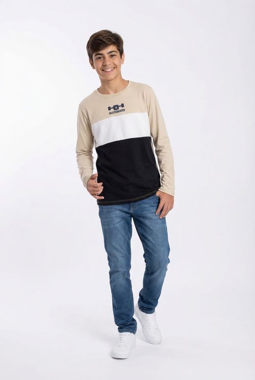 Camiseta Infantil Menino Bege, Branco e Preto Bloco Cores Skateboard