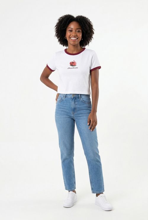 Camiseta Feminina Branca Estampa Morangos