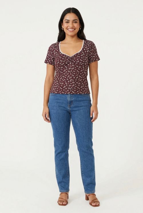 Blusa Feminina Floral com Detalhe em Renda e Franzido